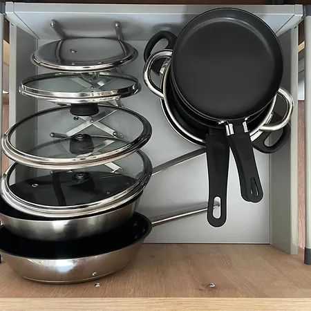 Spacious 3-bedroom Modern - 3pm Checkout - Newly Furnished