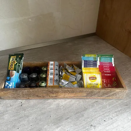 Spacious 3-bedroom Modern - 3pm Checkout - Newly Furnished * 브라티슬라바