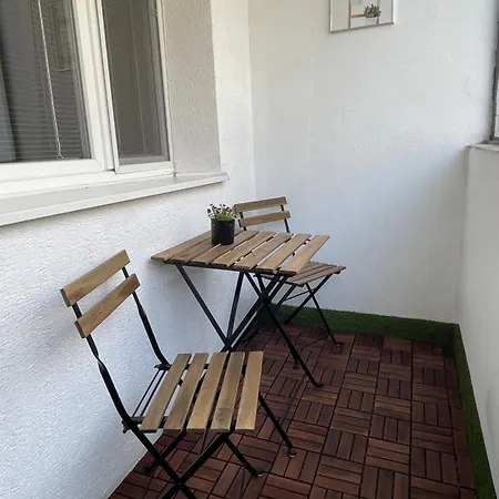 Spacious 3-bedroom Modern - Newly Furnished * Bratislava