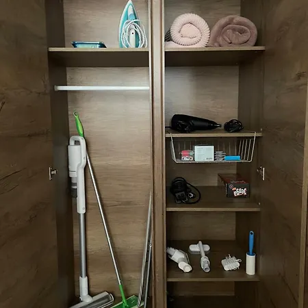 Spacious 3-bedroom Modern - 3pm Checkout - Newly Furnished 公寓 *