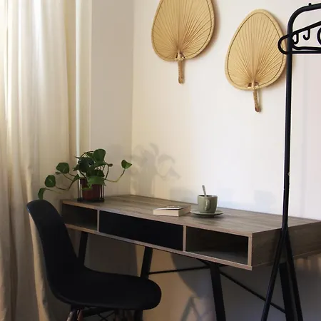 Spacious 3-bedroom Modern - 3pm Checkout - Newly Furnished * 布拉迪斯拉发