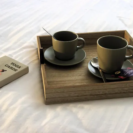 Spacious 3-bedroom Modern - 3pm Checkout - Newly Furnished 布拉迪斯拉发