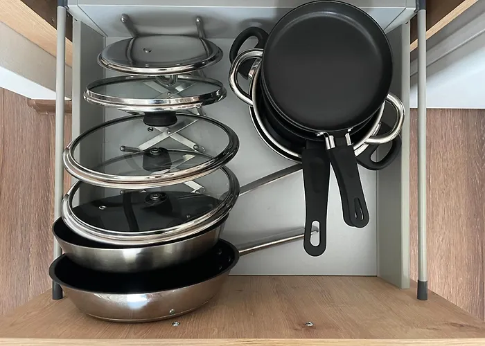 Spacious 3-bedroom Modern - 3pm Checkout - Newly Furnished