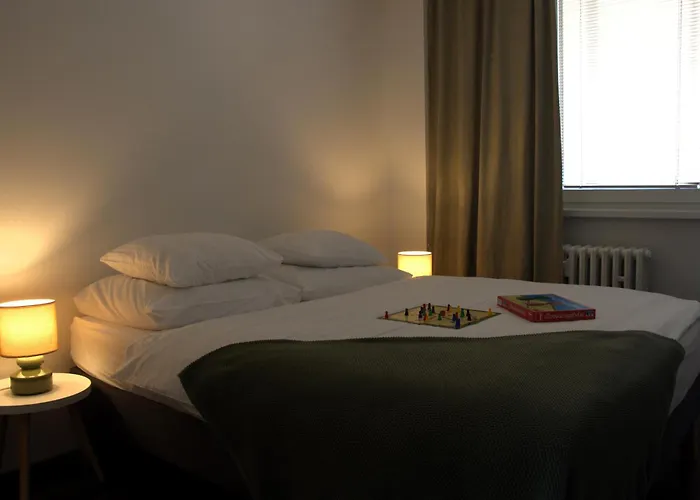 Spacious 3-bedroom Modern - 3pm Checkout - Newly Furnished * Pozsony